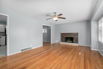 908 SW 6th St in Lee's Summit, MO - Building Photo - Building Photo