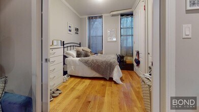 44 Avenue B in New York, NY - Building Photo - Building Photo