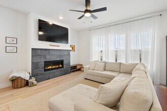 4474 Peak Crst Vw in Colorado Springs, CO - Building Photo - Building Photo