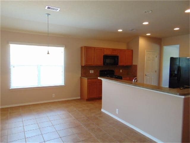 4717 Woodspring Glen Ln in Houston, TX - Foto de edificio - Building Photo