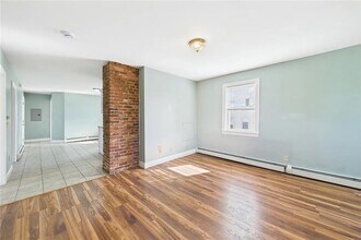 136 Almy St in Providence, RI - Building Photo - Building Photo