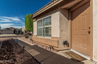 6615 W Saddlehorn Rd in Phoenix, AZ - Building Photo - Building Photo