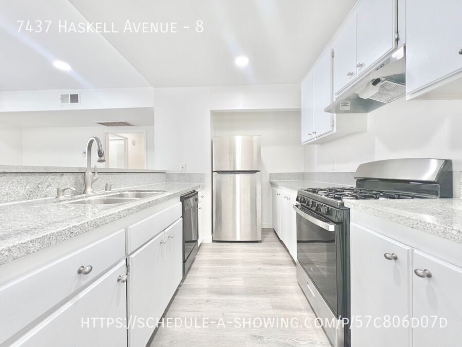 7437 Haskell Ave in Los Angeles, CA - Building Photo