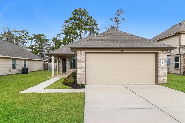 108 Blue Crane St in Huntsville, TX - Foto de edificio - Building Photo