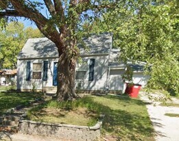 514 W Bradley Ave in Champaign, IL - Building Photo