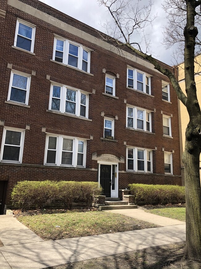 property at 6346 N Wayne Ave