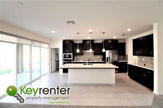 4684 Flagstaff Dr in Folsom, CA - Building Photo - Building Photo
