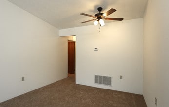 Quail Meadow Apartments in Cincinnati, OH - Foto de edificio - Interior Photo