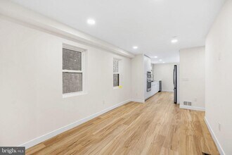 1124 Dunton St in Philadelphia, PA - Building Photo - Building Photo