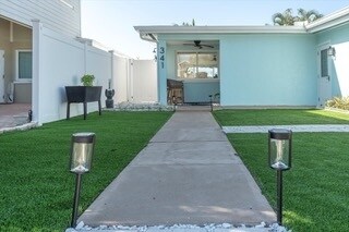 341 Boca Ciega Dr in Madeira Beach, FL - Building Photo - Building Photo