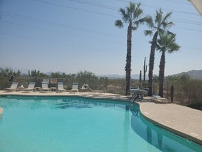 10401 N Saguaro Blvd in Fountain Hills, AZ - Foto de edificio - Building Photo