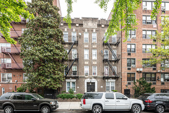 395 East 16th Street in New York, NY - Building Photo - Building Photo