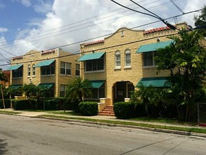 428-436 SW 13th Ave in Miami, FL - Foto de edificio - Building Photo
