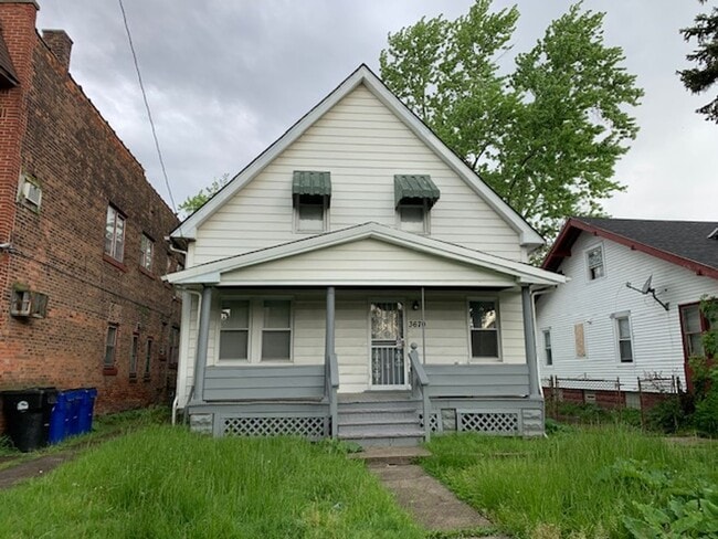 property at 3670 E 142nd St