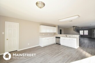 7702 Burro Bend in San Antonio, TX - Building Photo - Building Photo