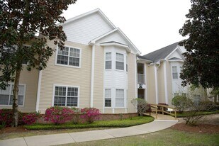 1501 Partin Dr N in Niceville, FL - Building Photo
