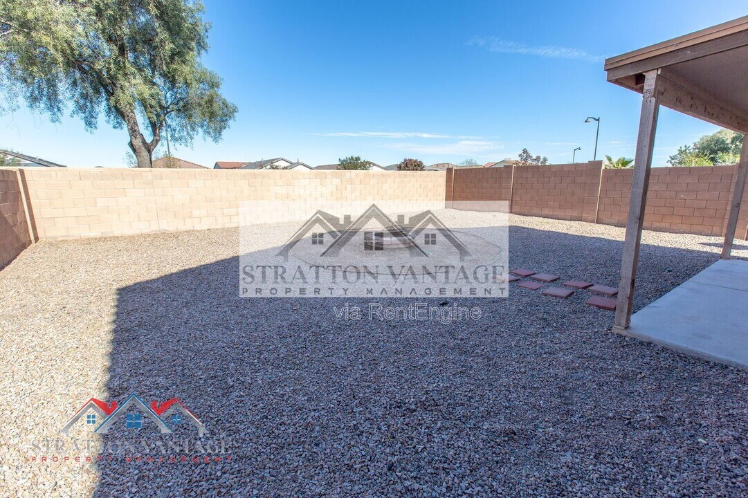 40510 W Hayden Dr in Maricopa, AZ - Building Photo