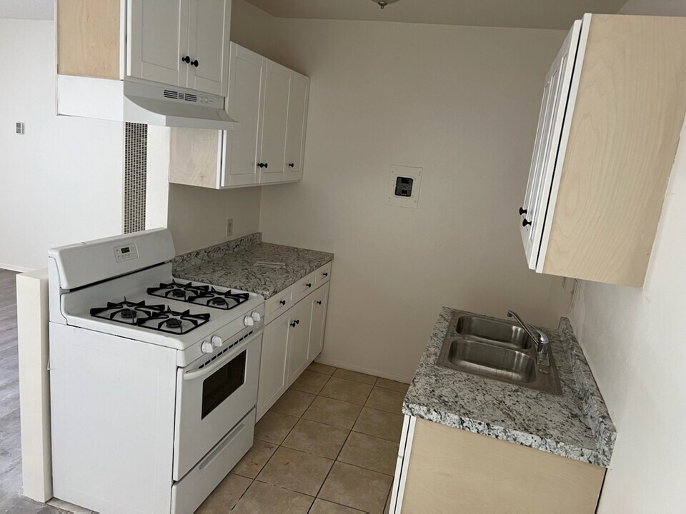 3332 Drew St in Los Angeles, CA - Building Photo