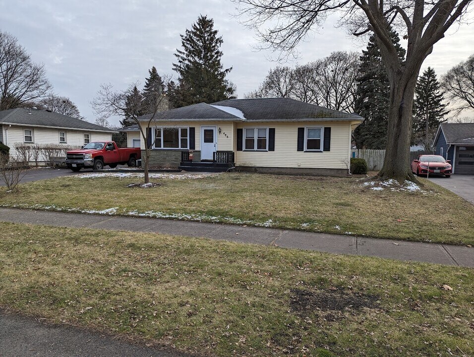 486 Brookview Dr in Irondequoit, NY - Building Photo