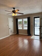 509 E Mill St in Fortville, IN - Foto de edificio - Building Photo