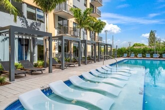 Centro City Residences in Miami, FL - Building Photo - Building Photo