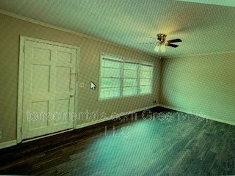 914 Cross Anchor Rd in Woodruff, SC - Building Photo