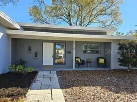 5718 8th Ave N in St. Petersburg, FL - Building Photo