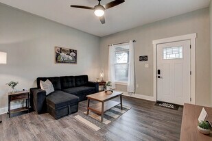 42 S Holmes Ave in Indianapolis, IN - Building Photo