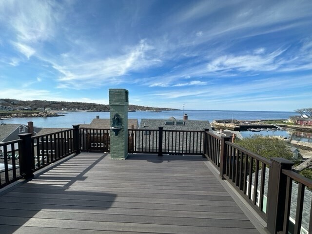 11 Main St in Rockport, MA - Building Photo