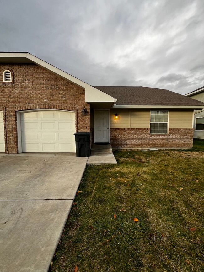 519 Jamie Dr in Selah, WA - Building Photo - Building Photo