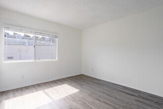 1313 Ocean Front Walk in Los Angeles, CA - Building Photo - Building Photo