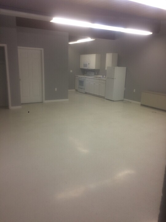 208 Center St in Wimbledon, ND - Foto de edificio