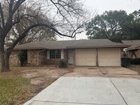 6439 Deirdre Anne Dr in Houston, TX - Building Photo
