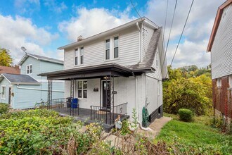 2011 Texdale St in Pittsburgh, PA - Building Photo - Building Photo