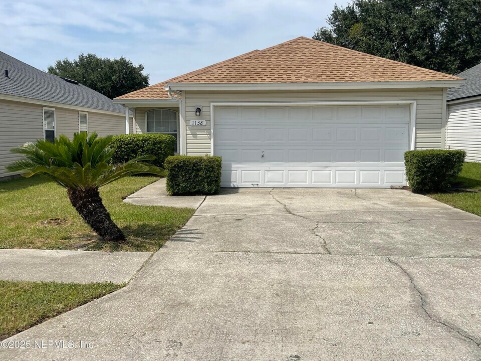 1138 Homard Blvd E in Jacksonville, FL - Building Photo