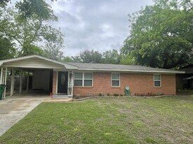 521 N Lydia Ave in Stephenville, TX - Building Photo