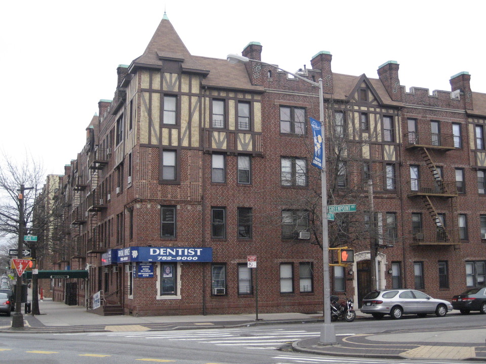 44-08 47th Avenue in Flushing, NY - Building Photo