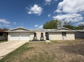 5015 David Scott Dr in San Antonio, TX - Building Photo