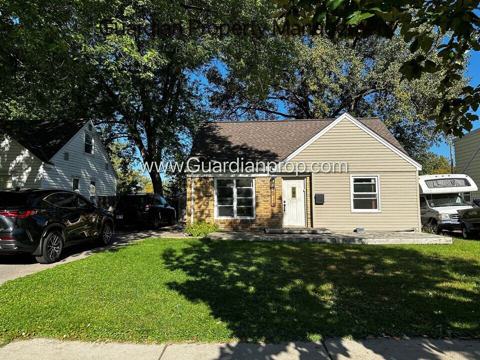 2914 Virginia Ave S in Minneapolis, MN - Building Photo