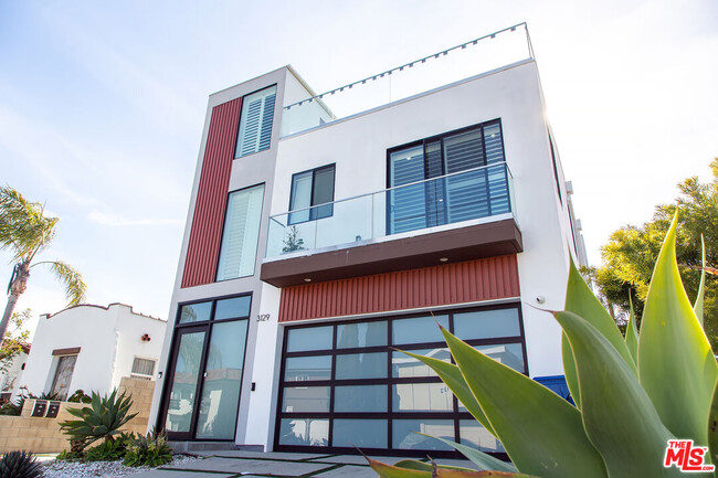 3129 Helms Ave in Los Angeles, CA - Building Photo - Building Photo