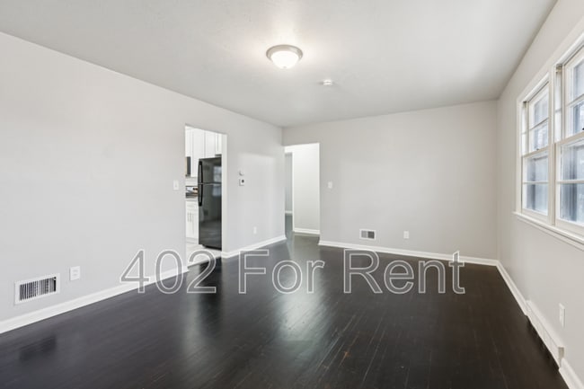 3823 Saratoga St in Omaha, NE - Foto de edificio - Building Photo