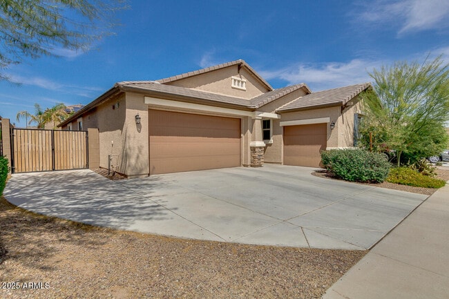 21450 W Almeria Rd in Buckeye, AZ - Building Photo - Building Photo