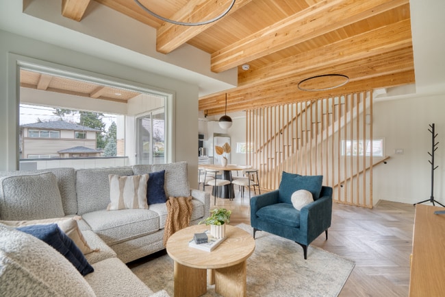 5022-5022 NE 26th Ave