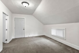 1717 Walnut St in Oshkosh, WI - Building Photo - Building Photo