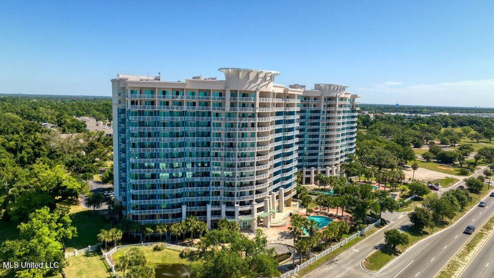 2228 Beach Dr, Unit 1304 in Gulfport, MS - Building Photo