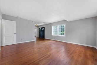 547 Lake Como Cir in Orlando, FL - Building Photo - Building Photo