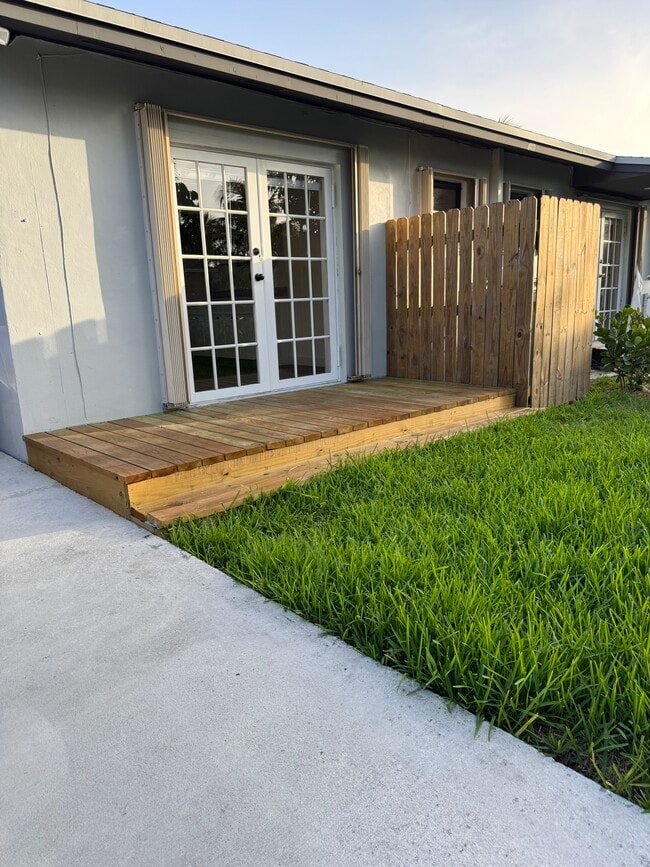 10455 SW 46th St in Miami, FL - Building Photo - Building Photo