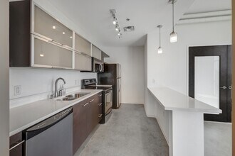 2115 Yeaman Pl, Unit 204 in Nashville, TN - Building Photo - Building Photo