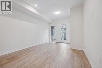 141 REVERIE Wy in Kitchener, ON - Building Photo - Building Photo