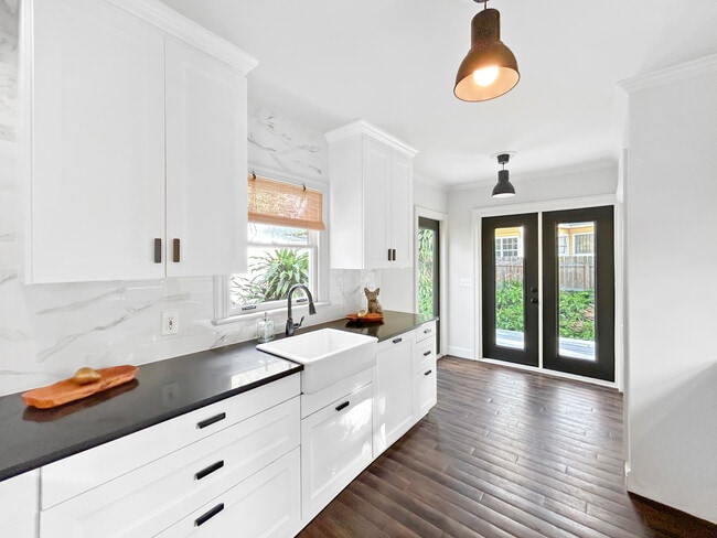 property at 3303 N Perry Ave